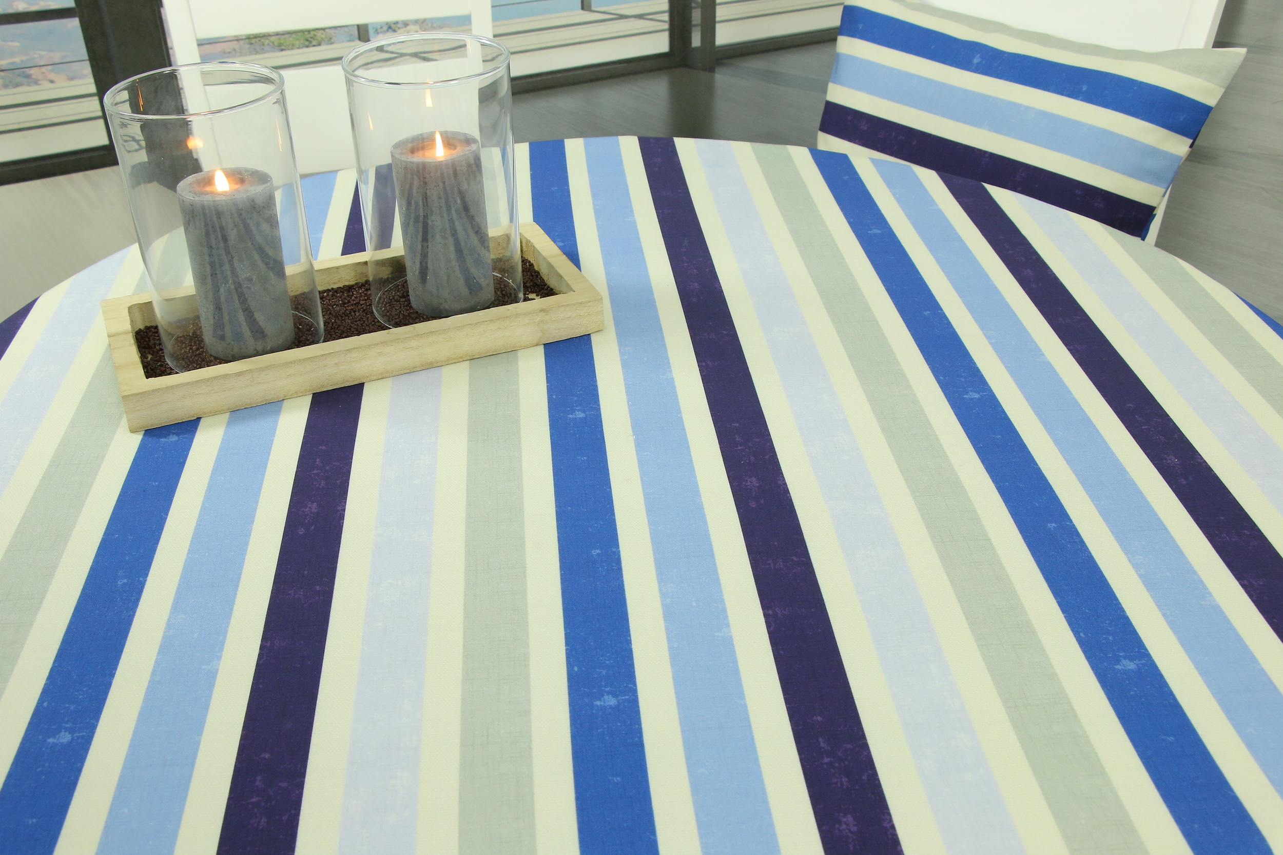 Tischdecke mit Fleckschutz Hellblau Blau gestreift Striscia Breite 130 cm OVAL