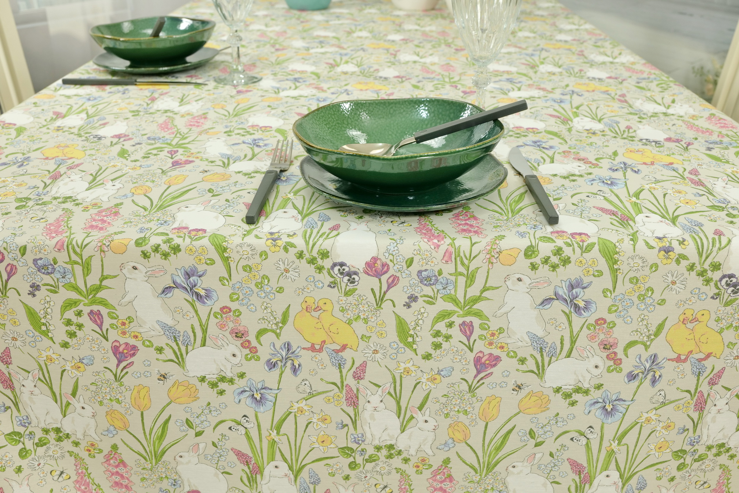 Tischdecke abwaschbar mit Muster Osterwiese Breite 90 cm