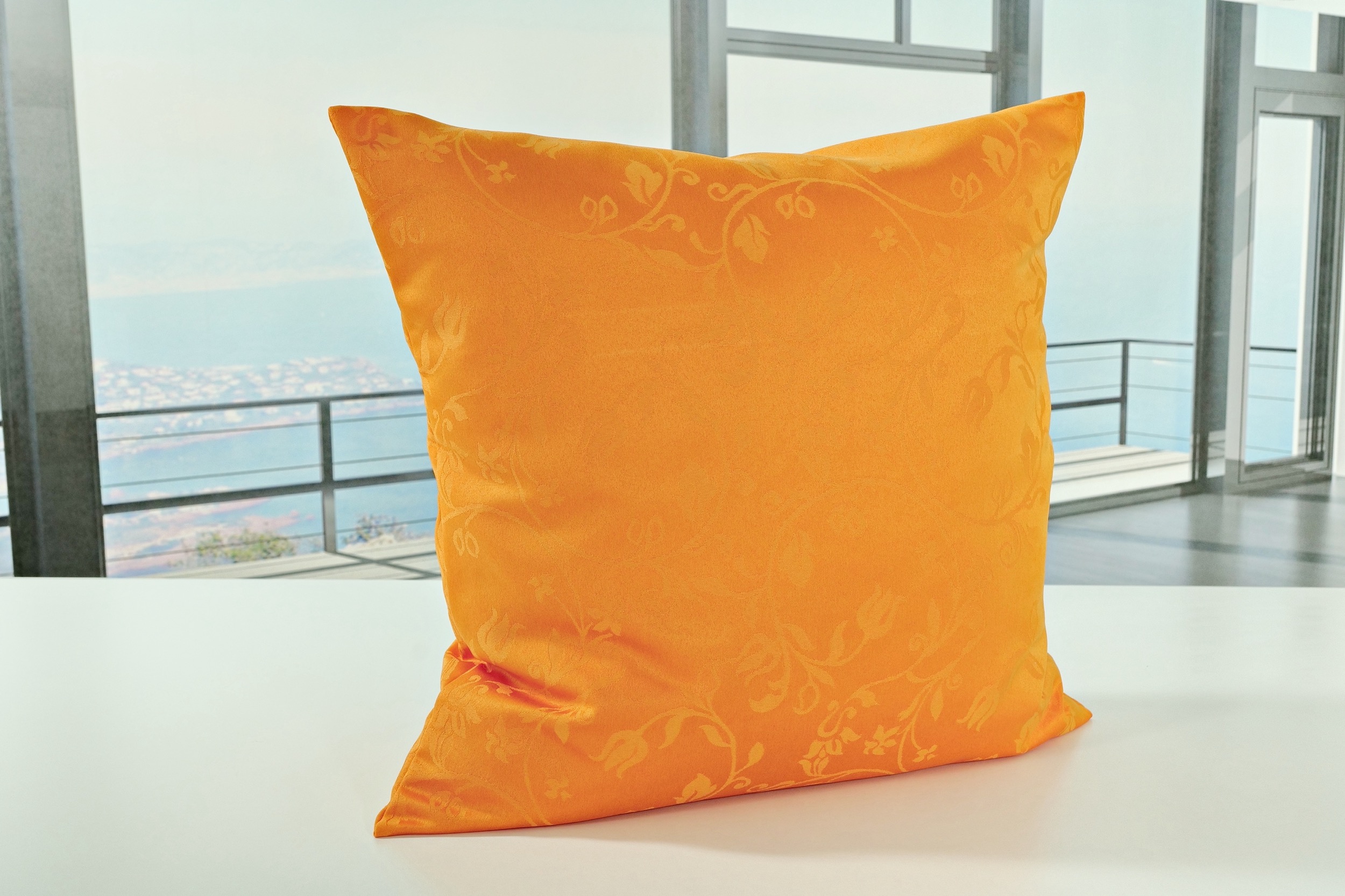 Kissenbezüge + Hüllen mit Fleckschutz Orange Blütenranke Fresh. Perfekt in jeder Größe.