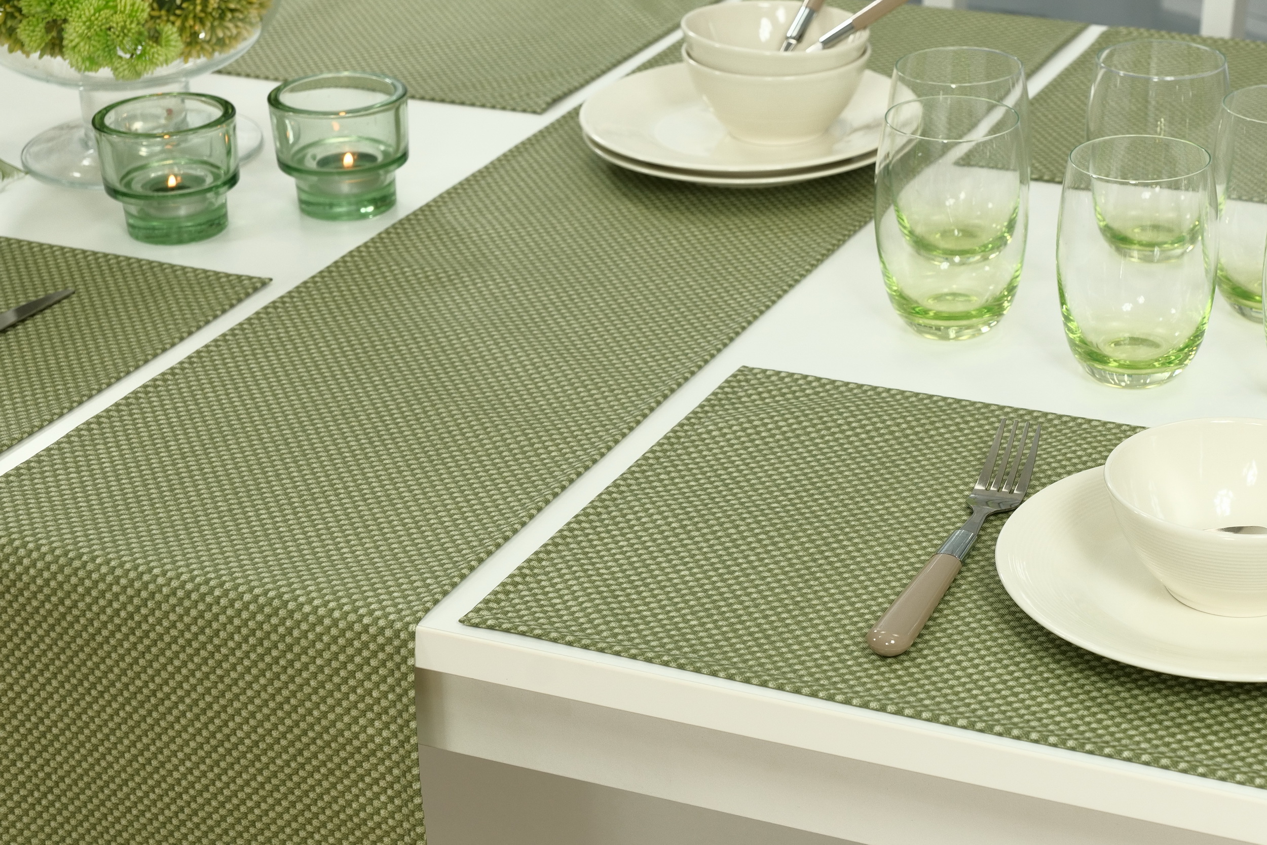 Abwaschbare Anti Rutsch Tischläufer Grün gemustert Peculiari Breite 25 cm