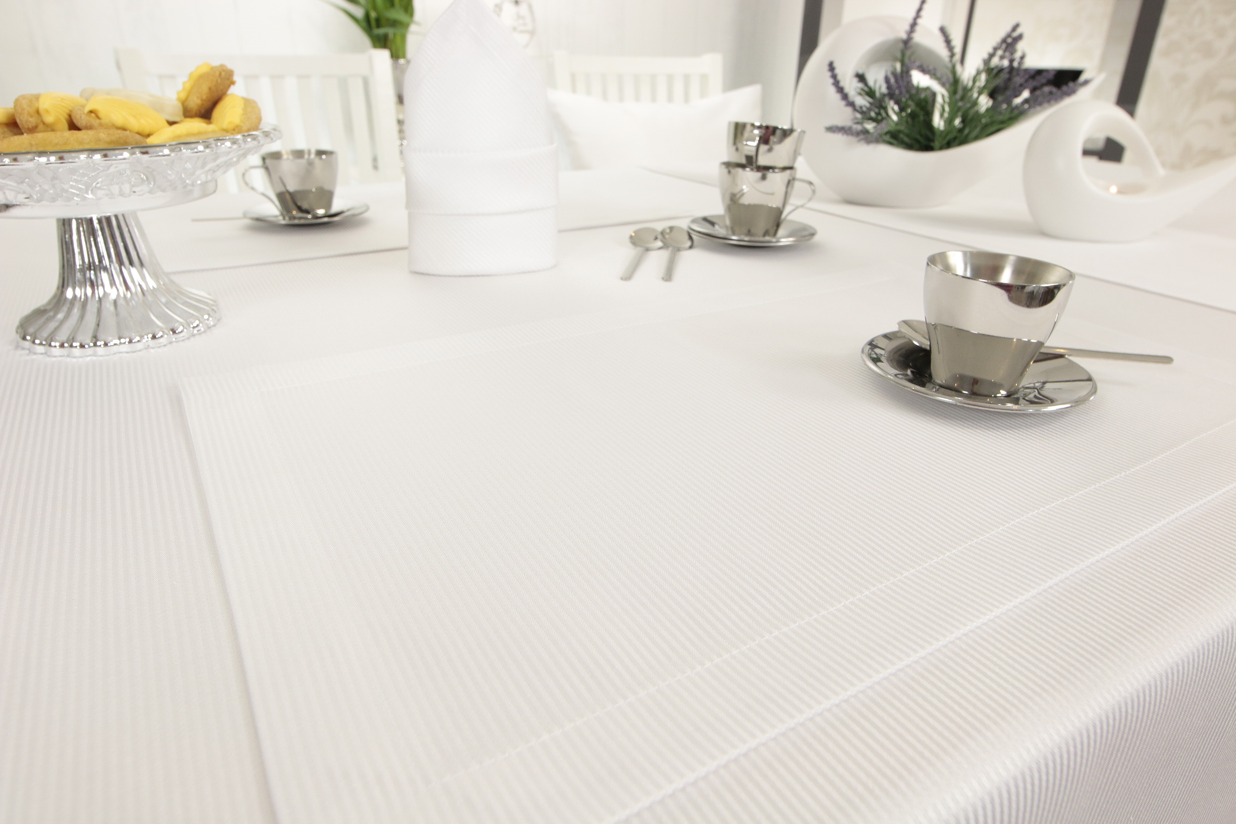 Damast Tischset Weiß gestreift SCIDA Größe 32x42 cm