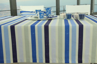Tischdecke mit Fleckschutz Hellblau Blau gestreift Striscia Breite 100 cm