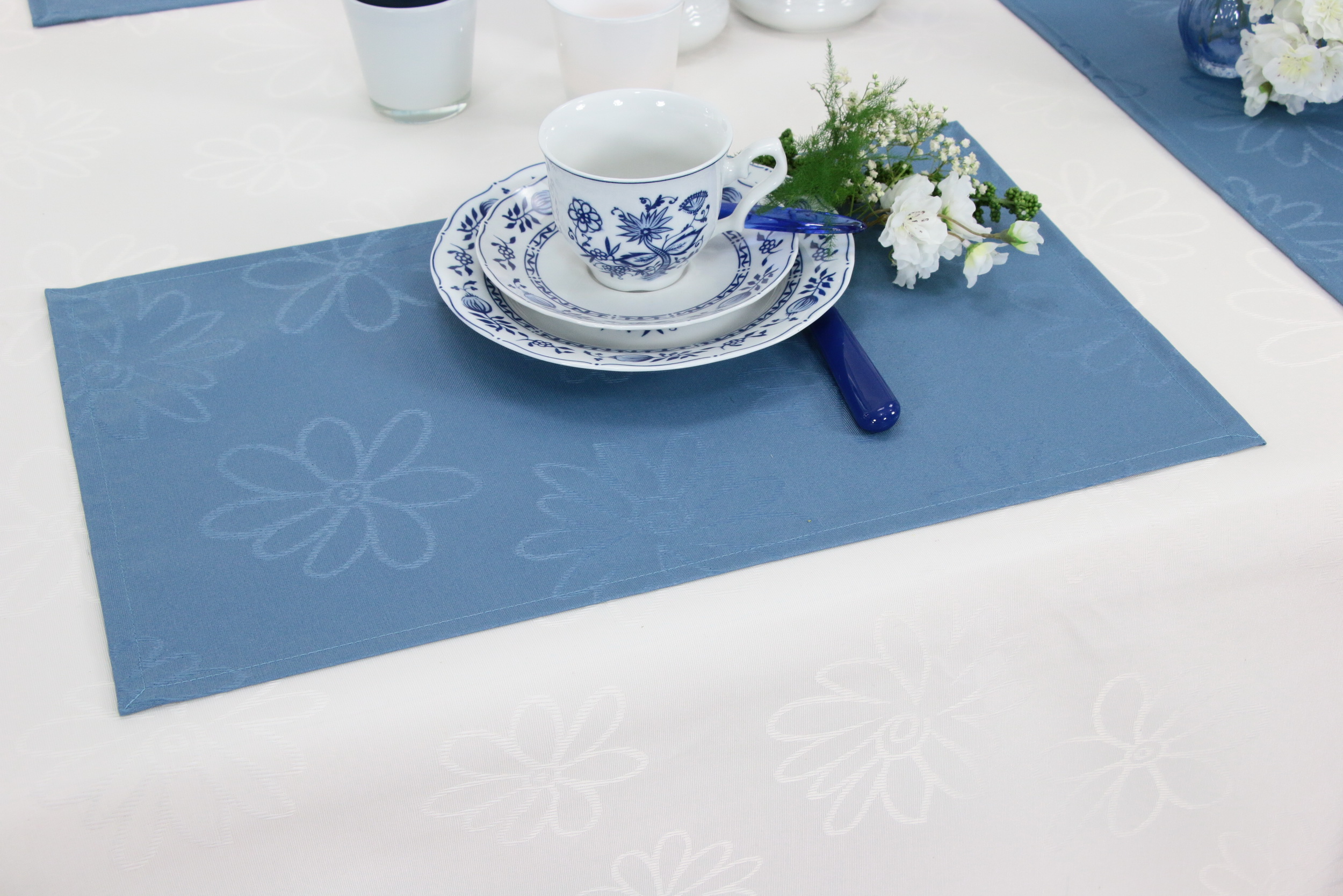 Tischset abwaschbar Blau Blumenmuster Mari Größe 30x48 cm Platzset