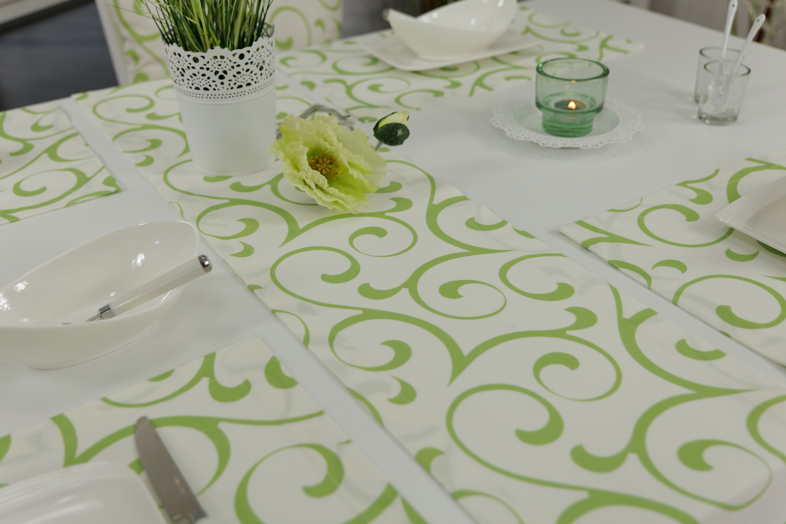 Outdoor Tischläufer mit Fleckschutz Muster Hellgrün Gomera Breite 25 cm