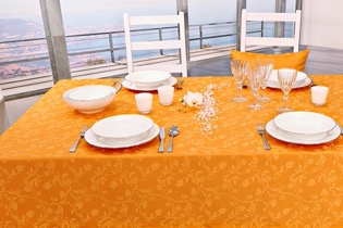 Tischdecke mit Fleckschutz Orange Blütenranke Fresh Breite 110 cm