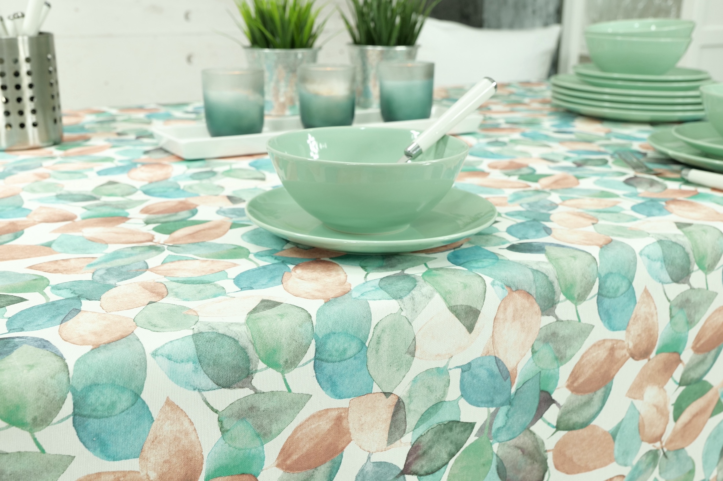 Tischdecke abwaschbar bunte Blätter Muster Amalfi Breite 130 cm