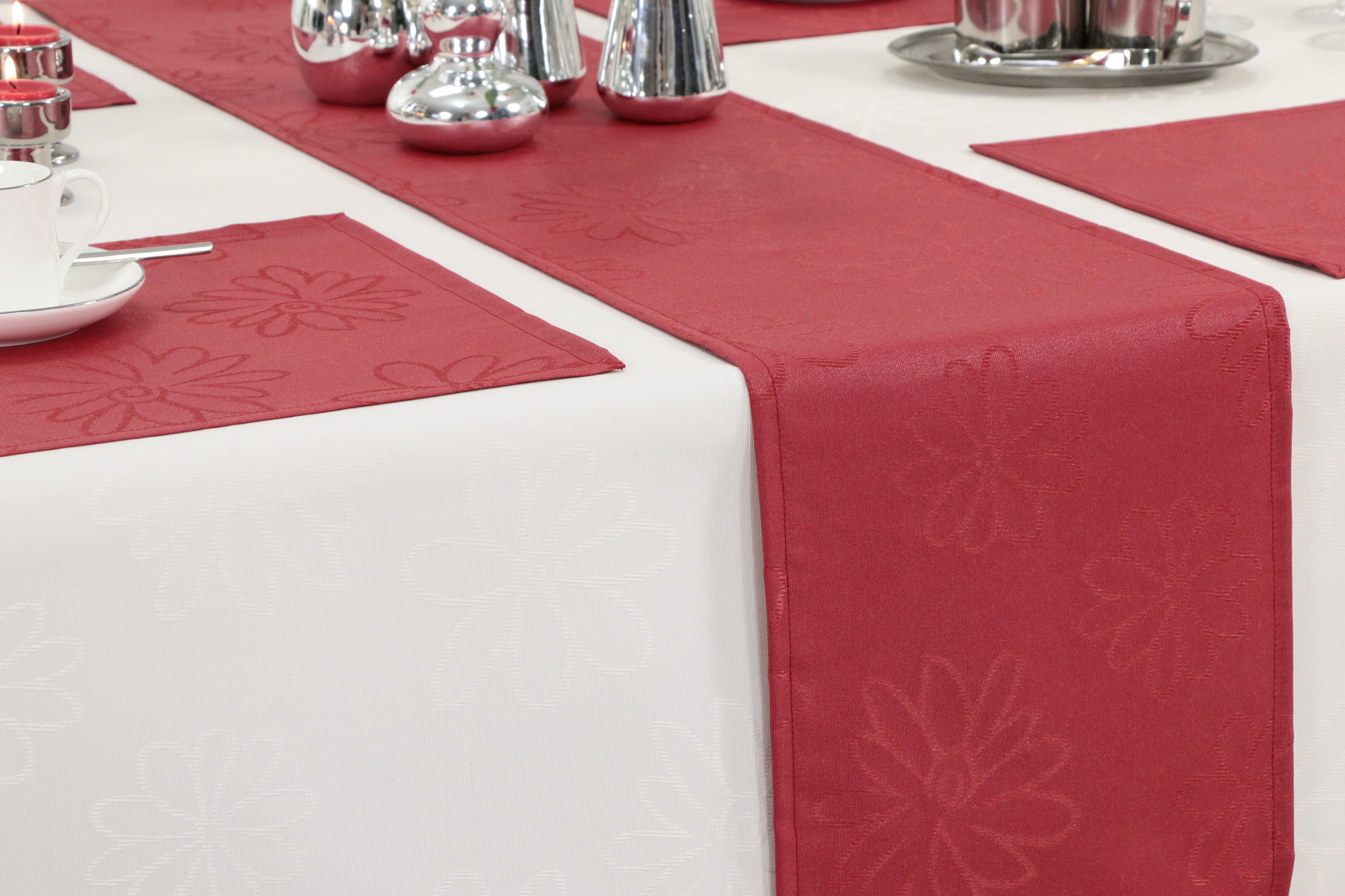Tischläufer abwaschbar Rot Blumenmuster Mari Breite 40 cm