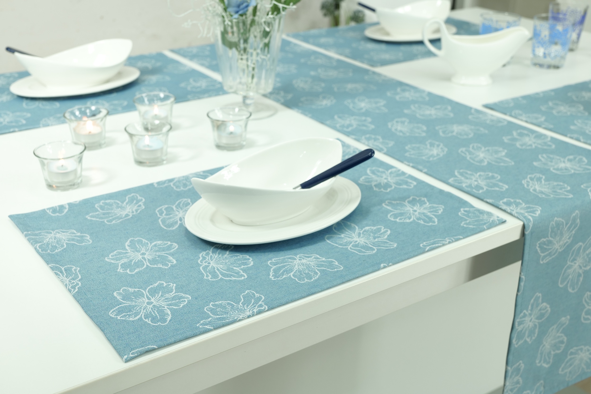 Tischset abwaschbar Blau Muster Blumen Adele Größe 32x42 cm Platzset