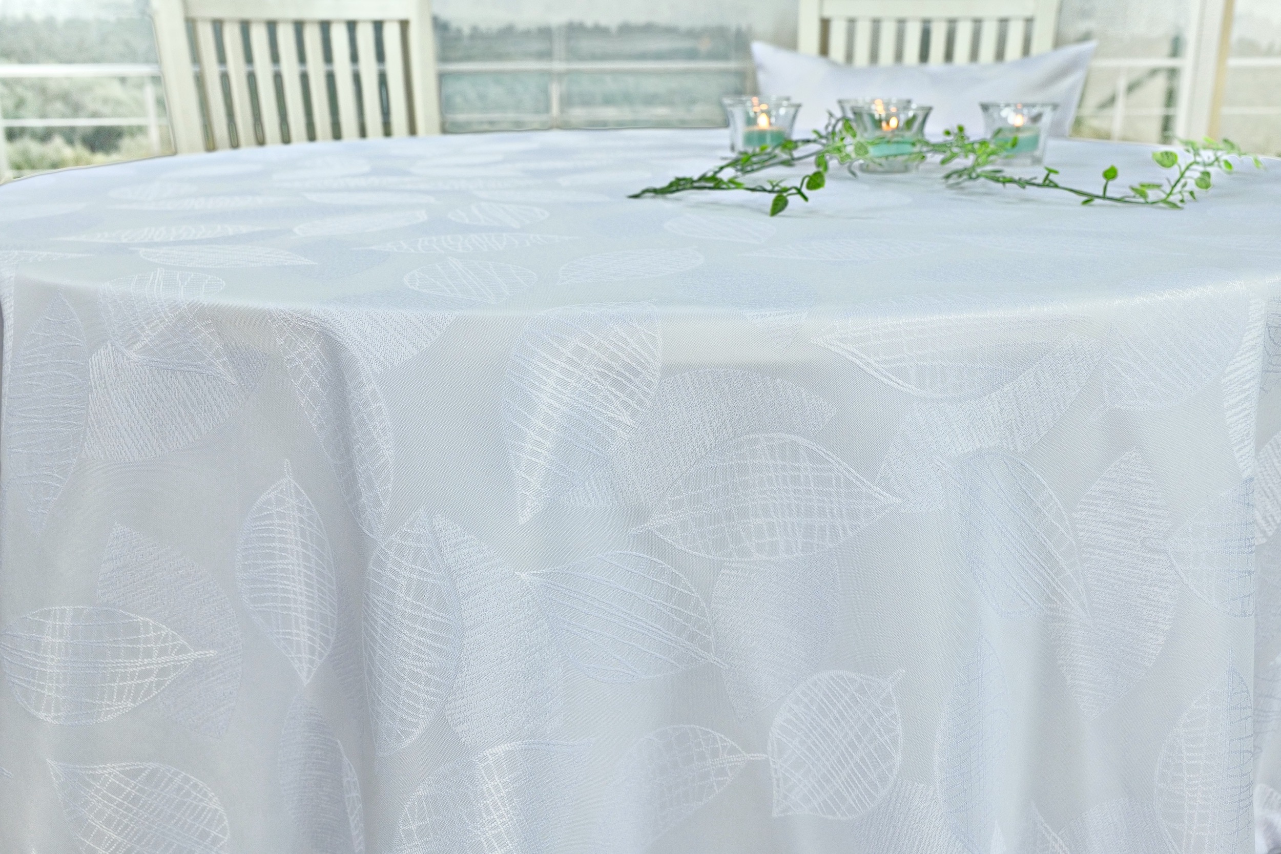 Tischdecke mit Fleckschutz Weiß gemustert Emilia ab 80 cm bis 160 cm RUND