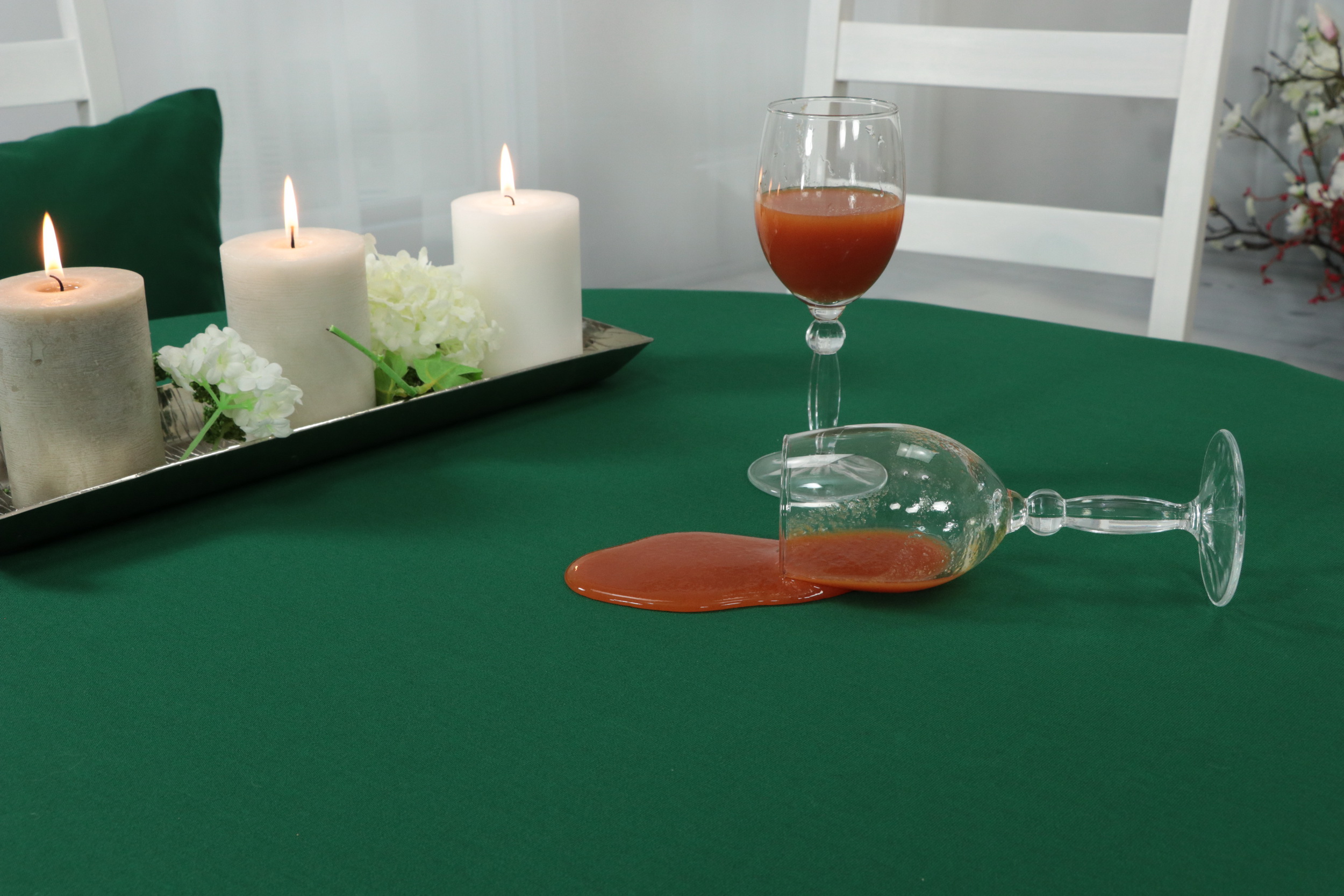 Tischdecke mit Fleckschutz Grün uni Sara Breite 110 cm OVAL