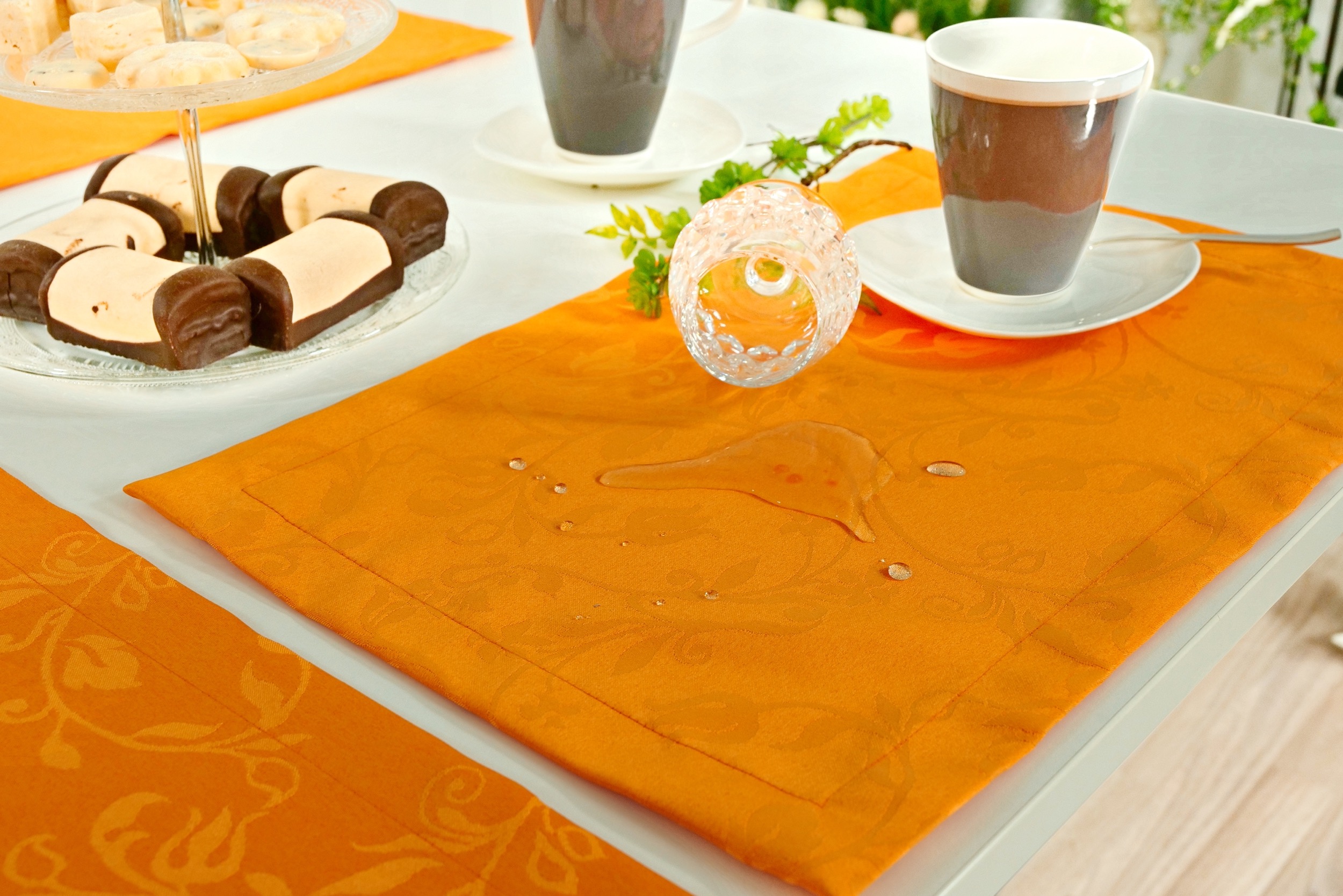 Tischset mit Fleckschutz Orange Blütenranke Fresh Größe 32x42 cm Platzset