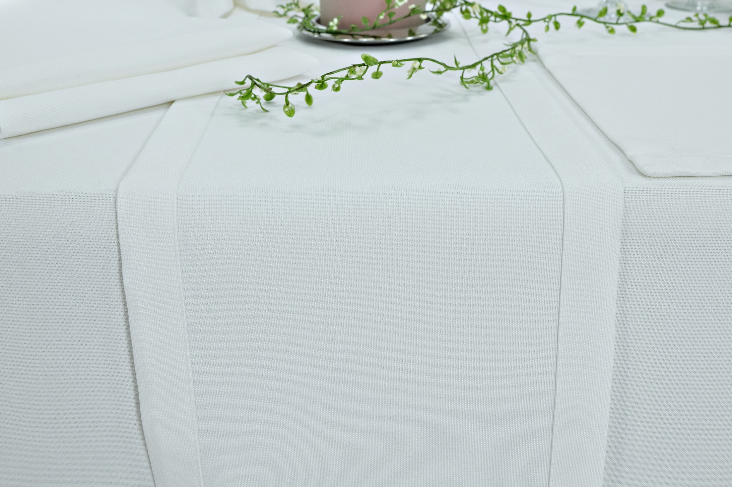 Tischläufer mit Fleckschutz Weiß uni Leinenoptik Valerie Breite 30 cm