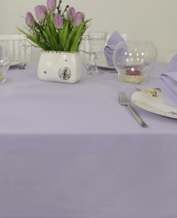 Tischdecke in der Fruhjahrs Farbe Flieder