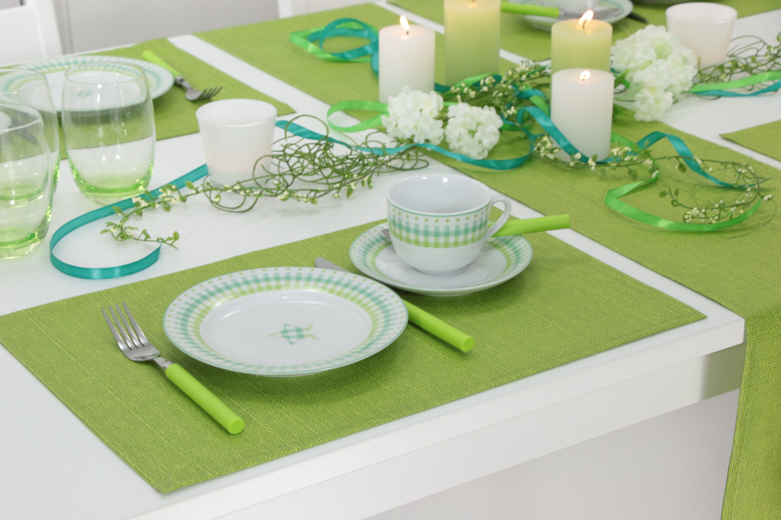Tischset abwaschbar Farngrün einfarbig Linado Größe 32x42 cm Platzset