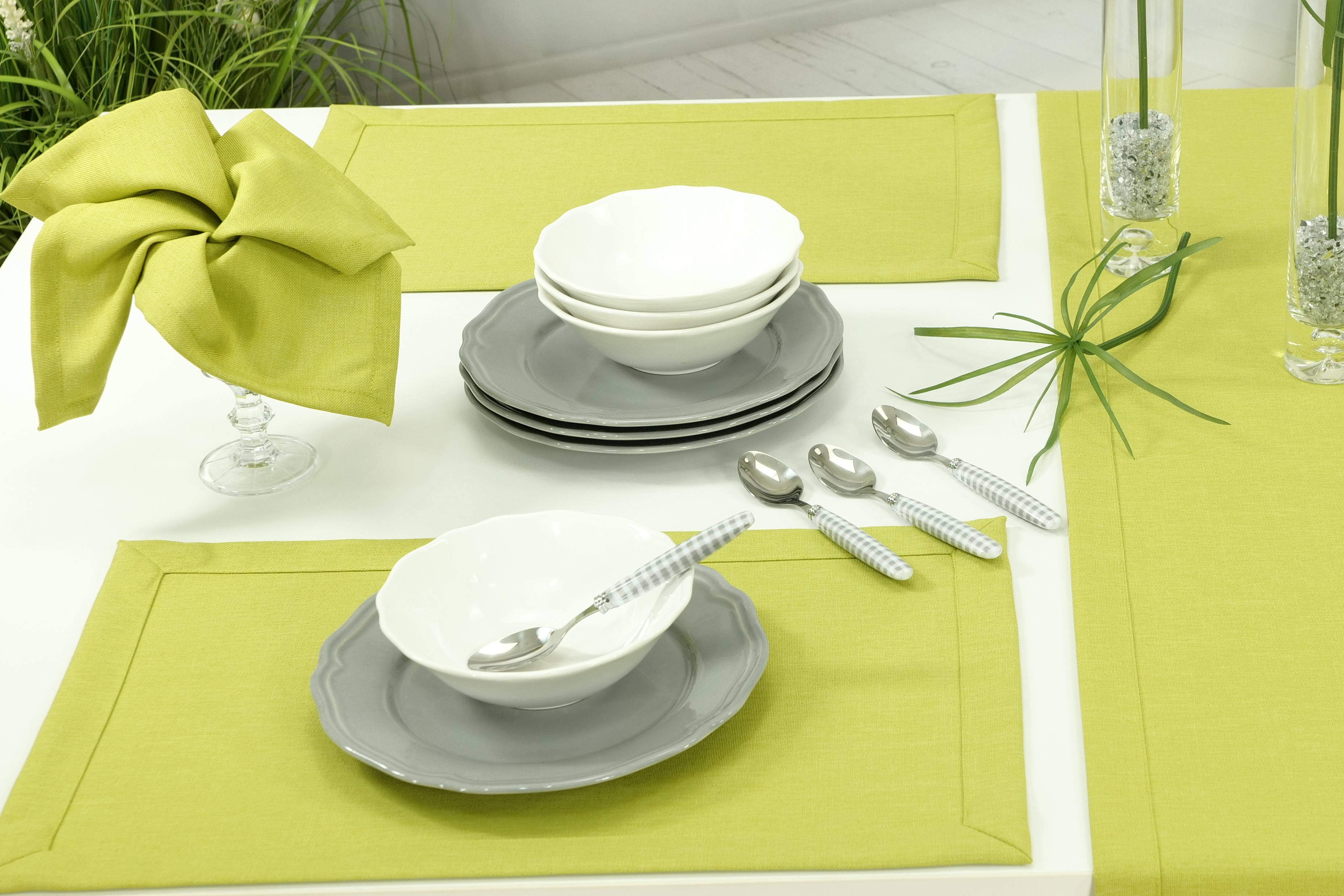 Tischset mit Fleckschutz Frühlingsgrün Uni Leinenoptik Valerie Größe 30x48 cm Platzset