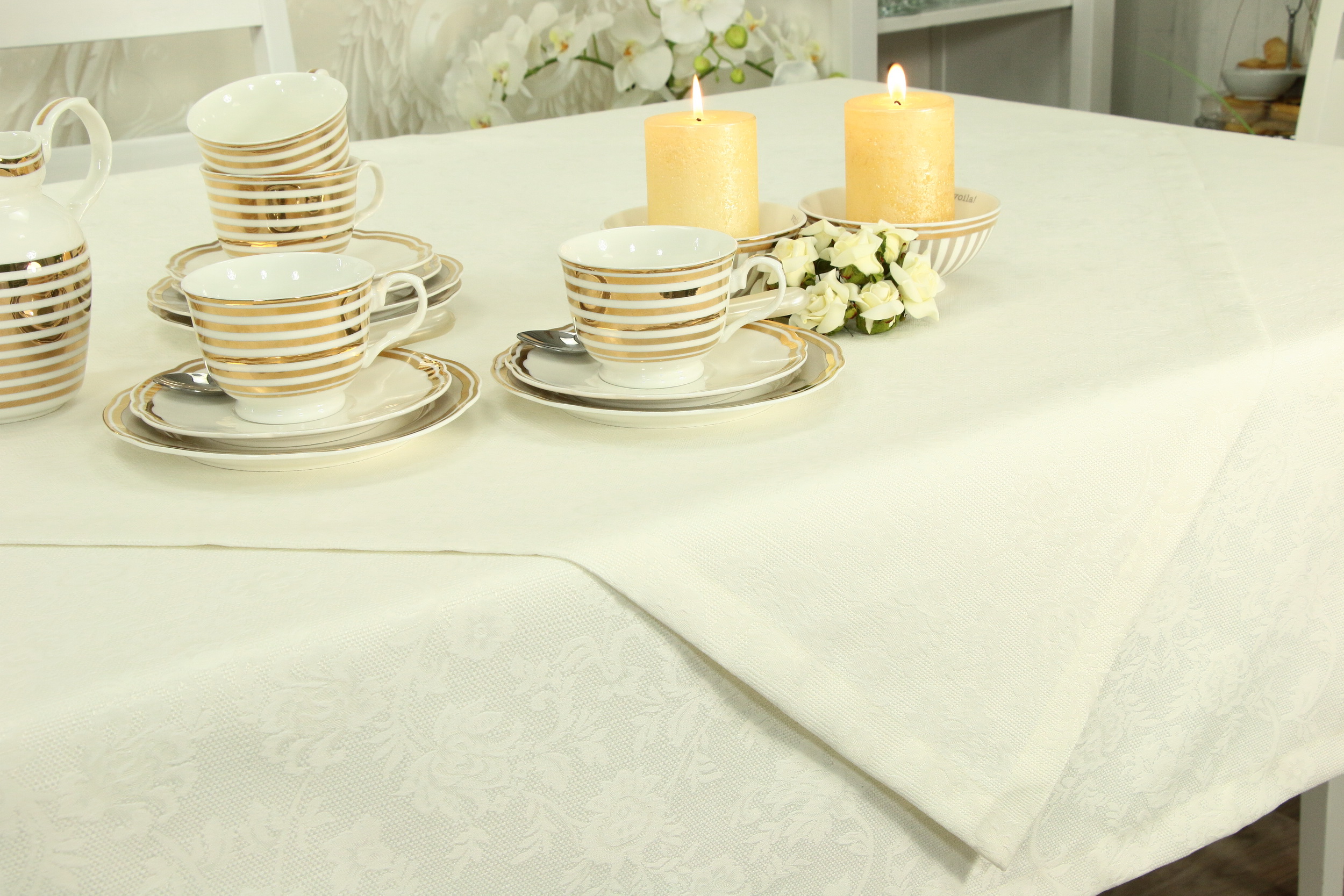 Tischdecke mit Fleckschutz Evita Perlcreme Ranke ab 80x80 cm - 200x200 cm QUADRATISCH
