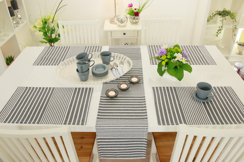 Abwaschbare Tischsets Anthrazit Weiß Streifen Größe 30x48 cm