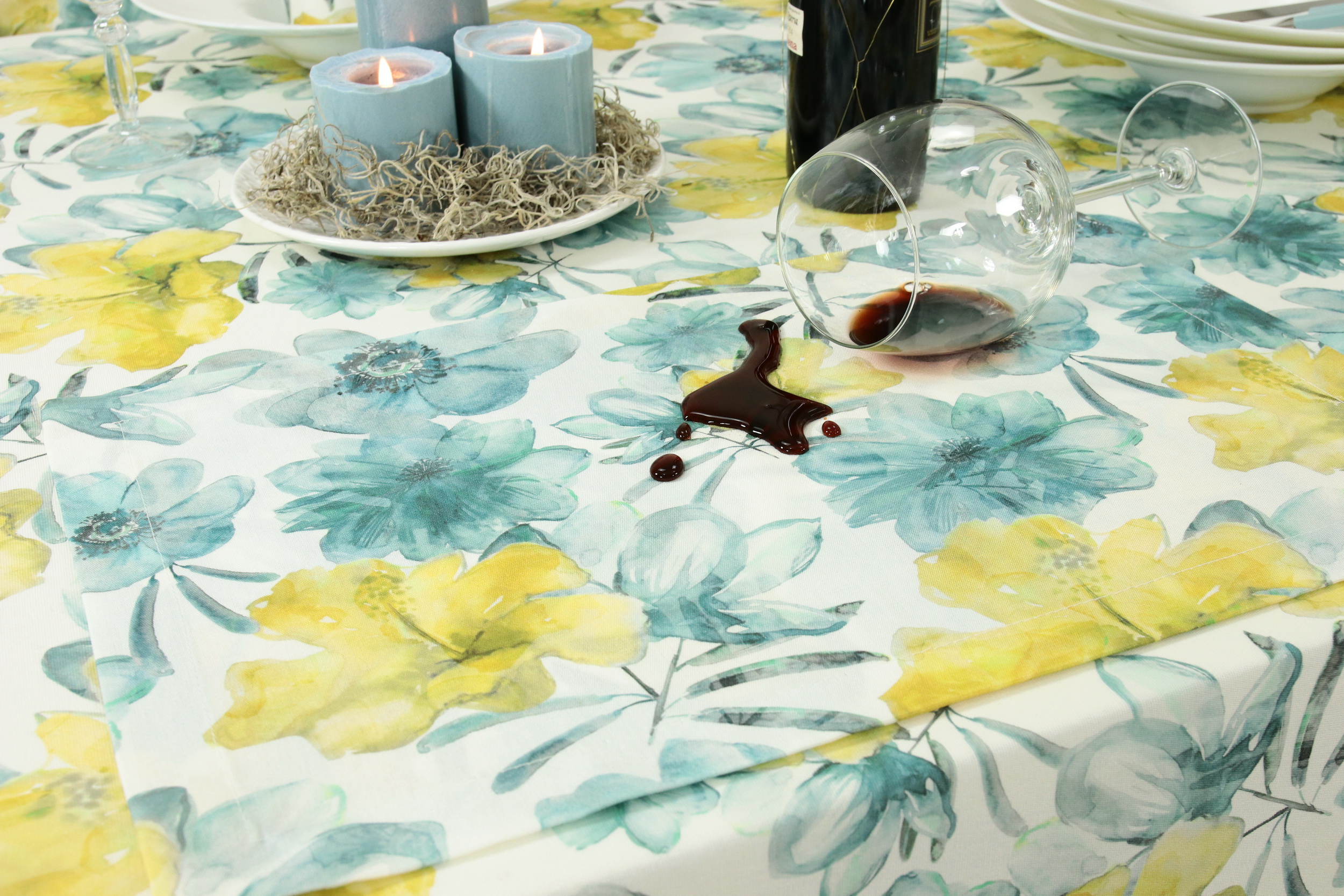 Tischdecke mit Fleckschutz Ozeanblau Flower Muster Breite 120 cm