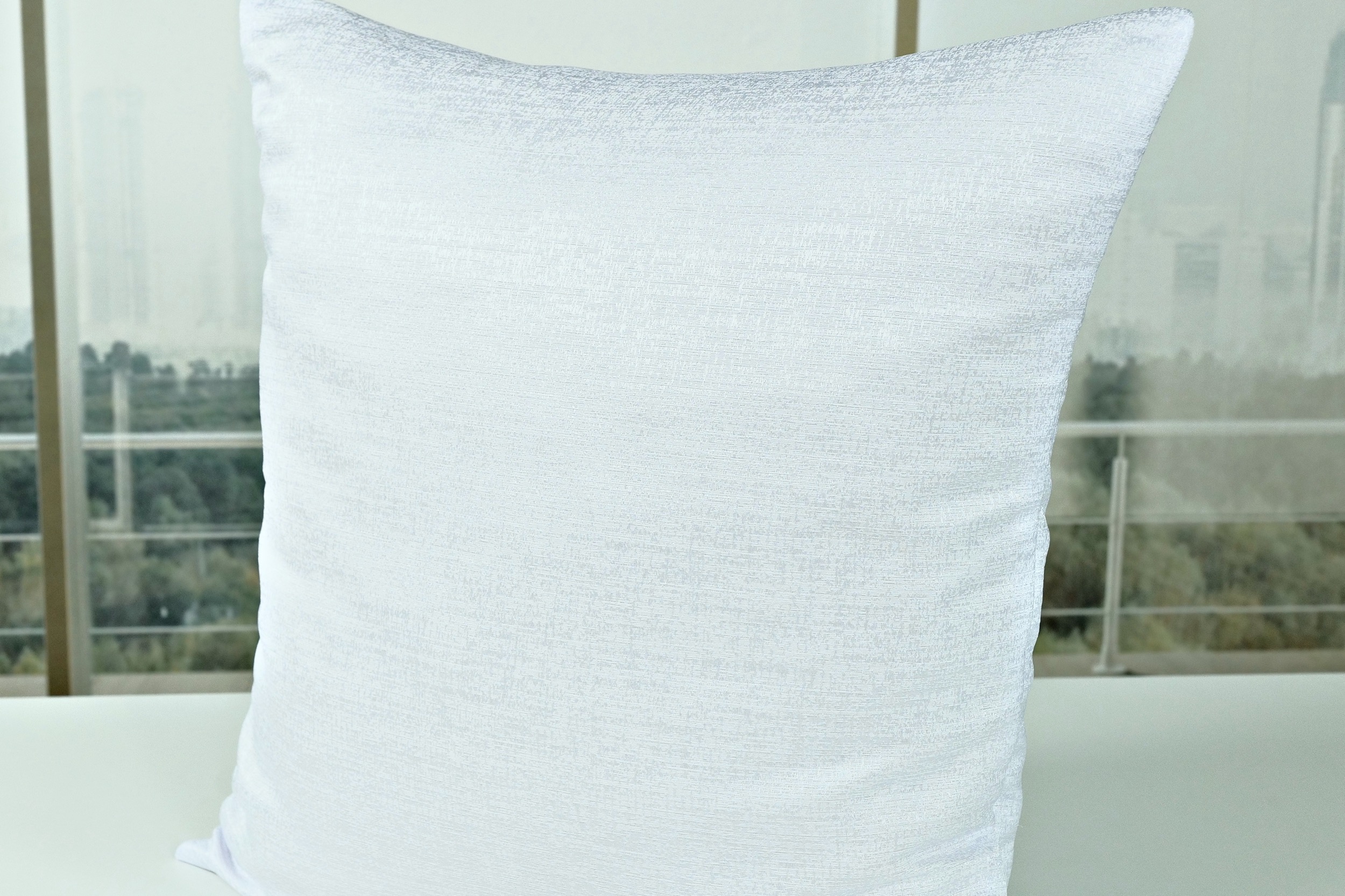 Kissenbezüge + Hüllen mit Fleckschutz Weiß Muster dezent klassisch Jana. Perfekt in jeder Größe.