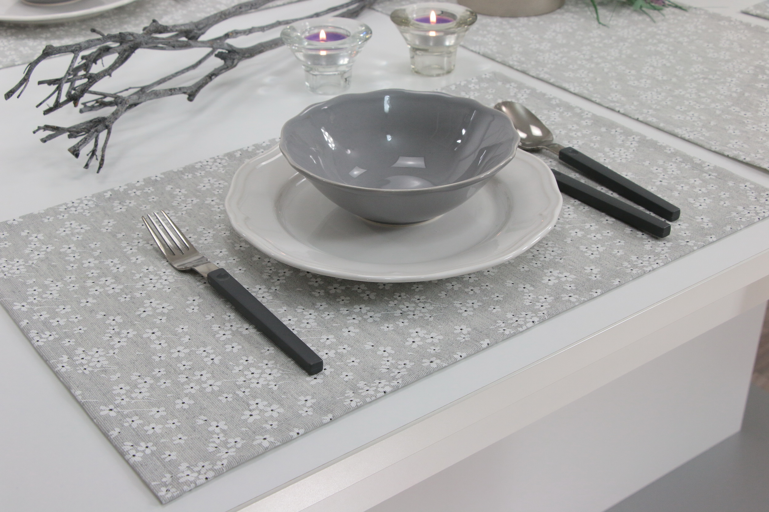 Abwaschbare Tischset Grau Muster Mille Fleur Größe 30x48 cm Platzset
