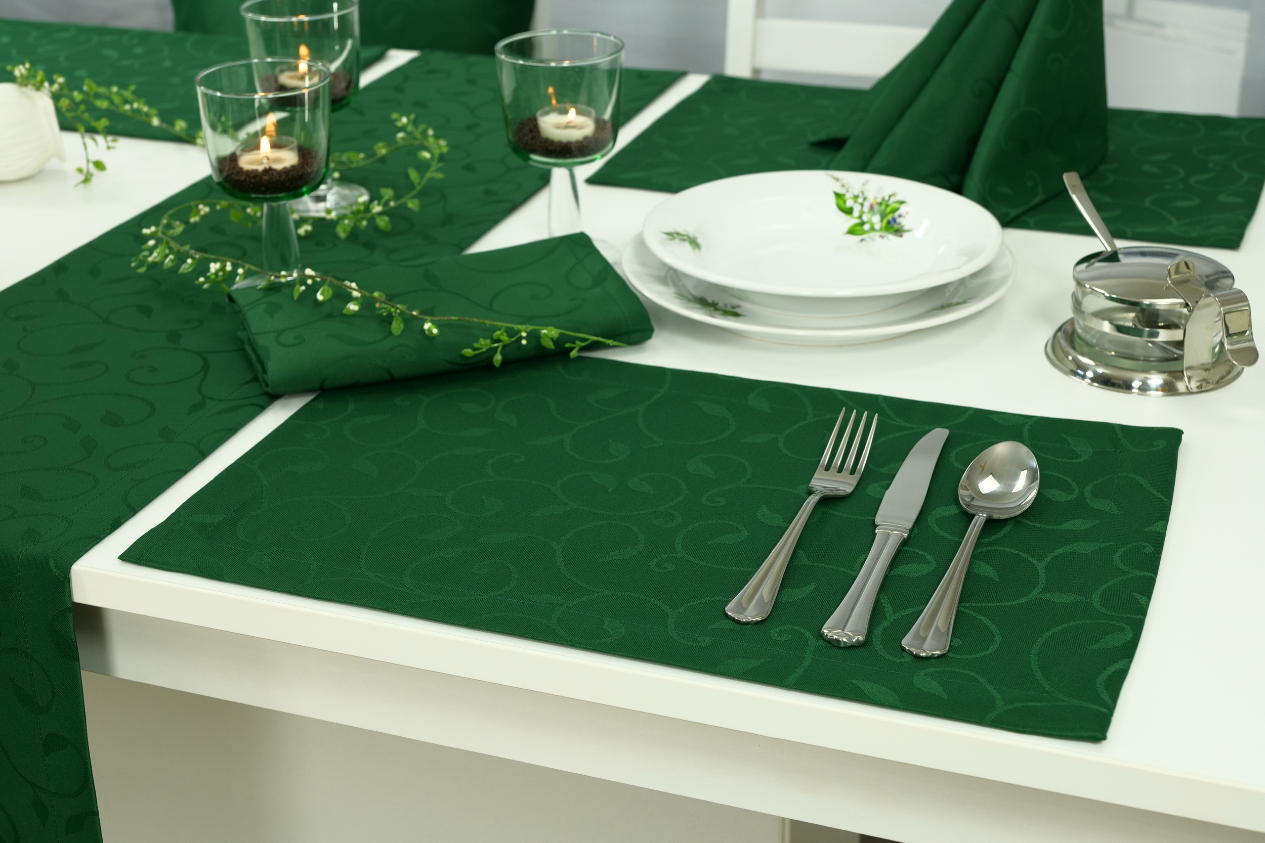Tischset Damast Grün mit Muster Fleckschutz Größe 30x48 cm Platzset