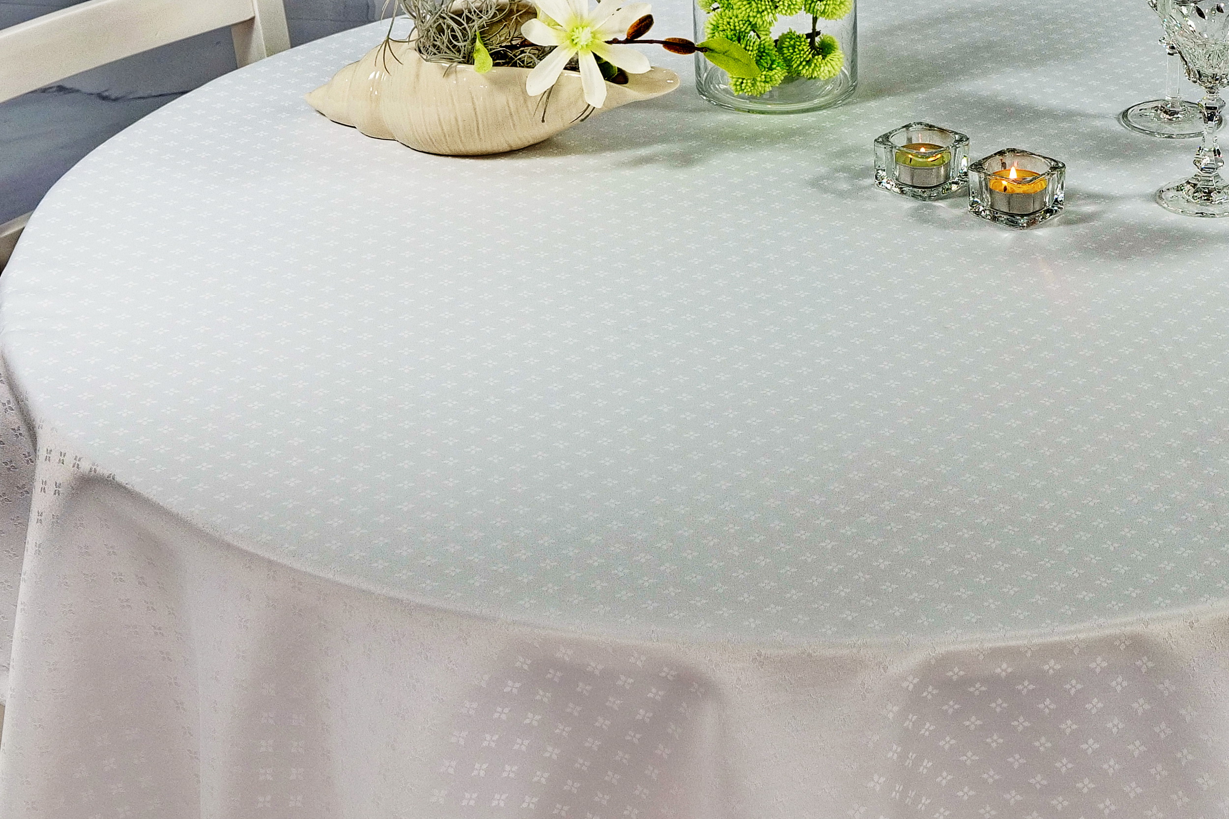 Weiße Tischdecke Feines Muster mit Fleckschutz Fiori Breite 130 cm OVAL