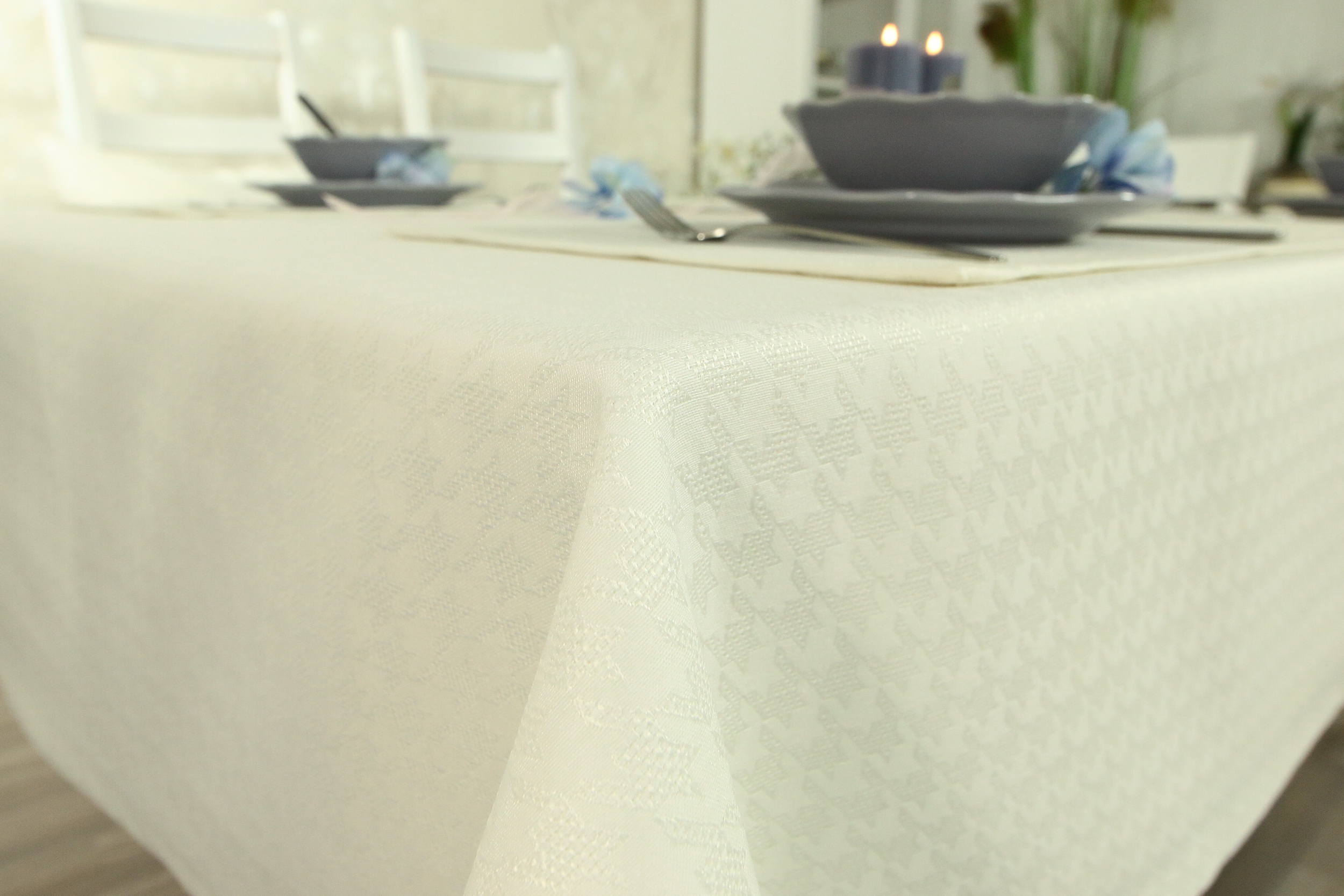 Tischdecke mit Fleckschutz Evita Perlcreme Muster Breite 130 cm