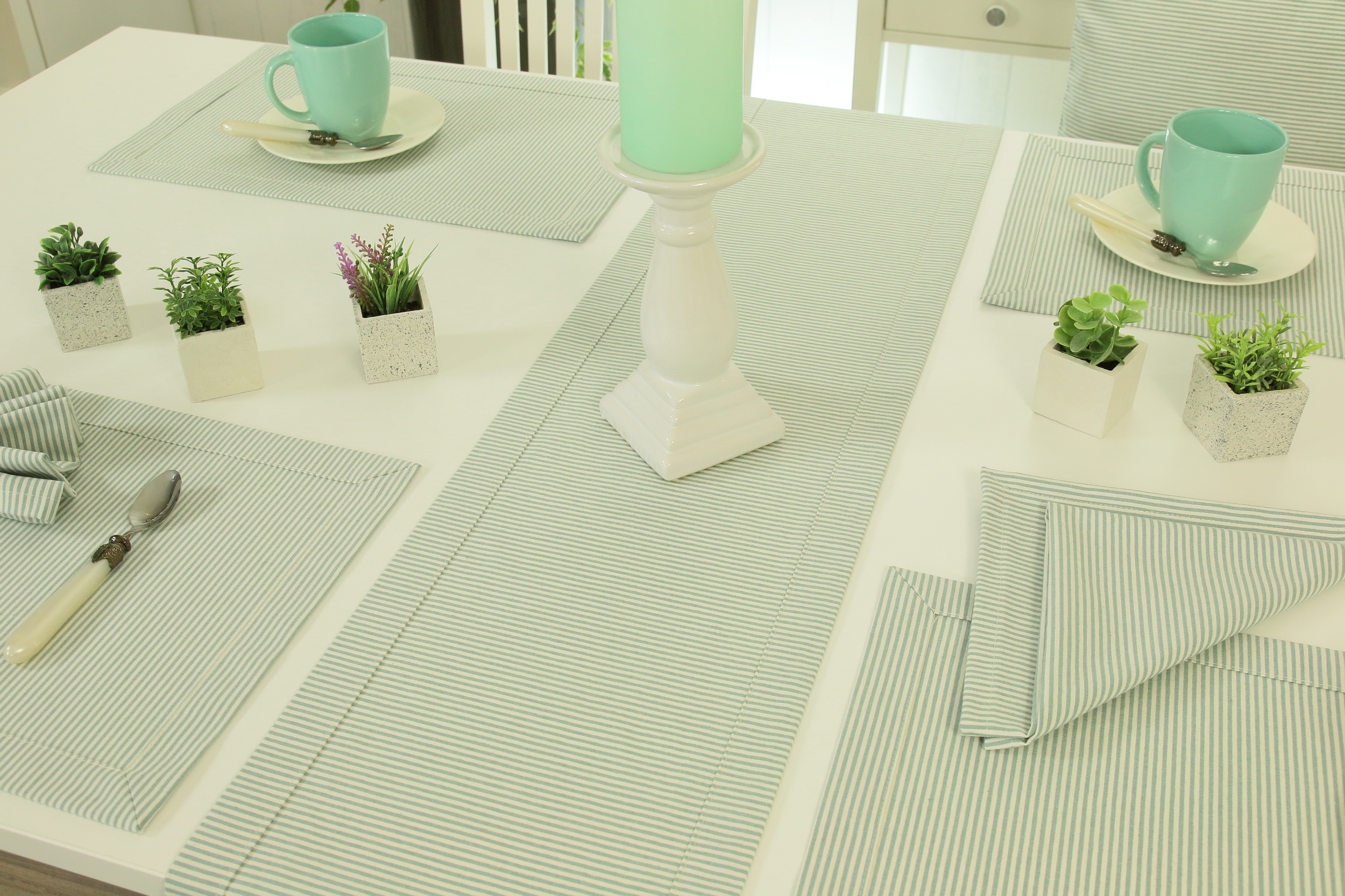 Tischläufer pastell Grün Streifen Breite 40 cm