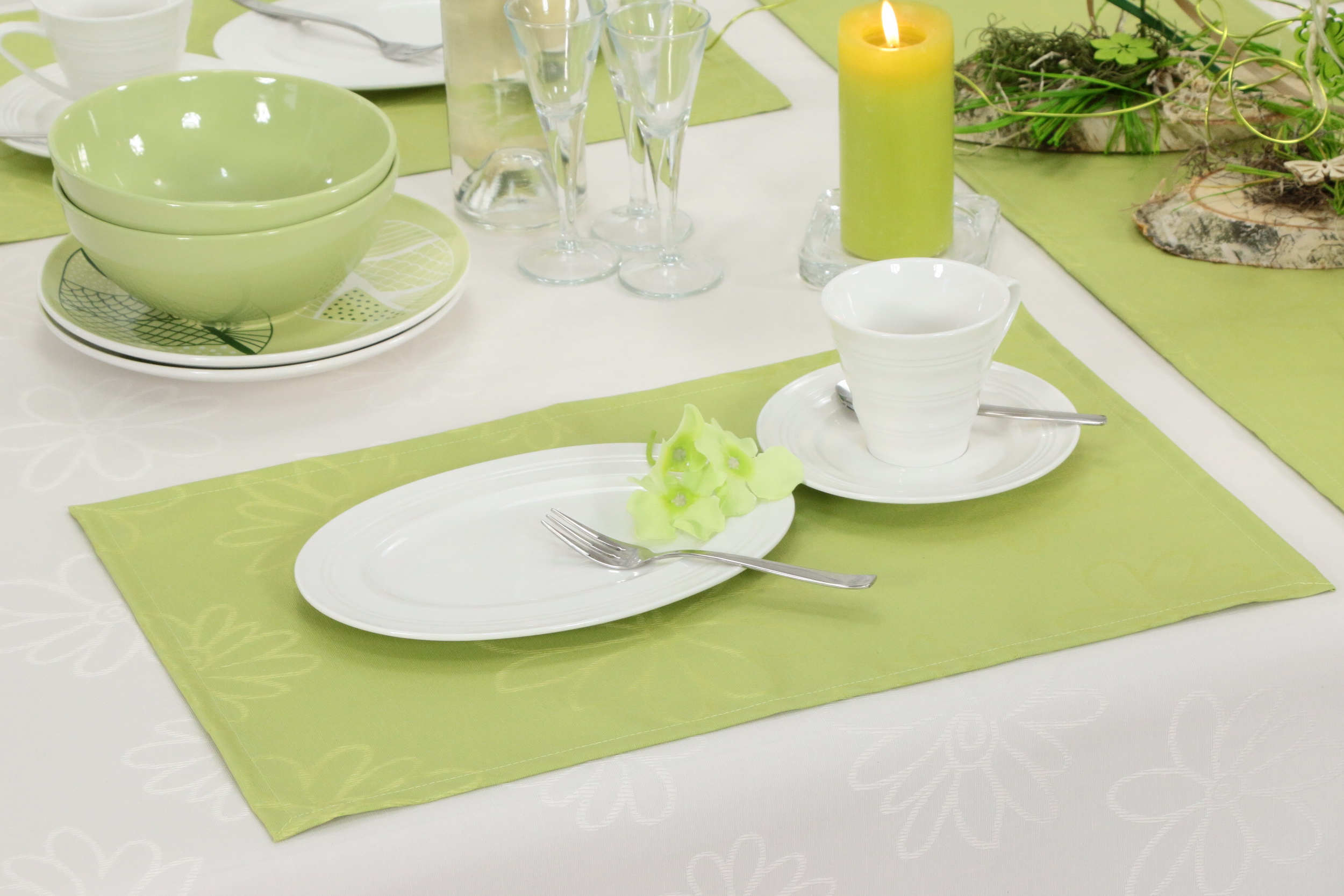 Tischset abwaschbar Grün Blumenmuster Mari Größe 30x48 cm Platzset