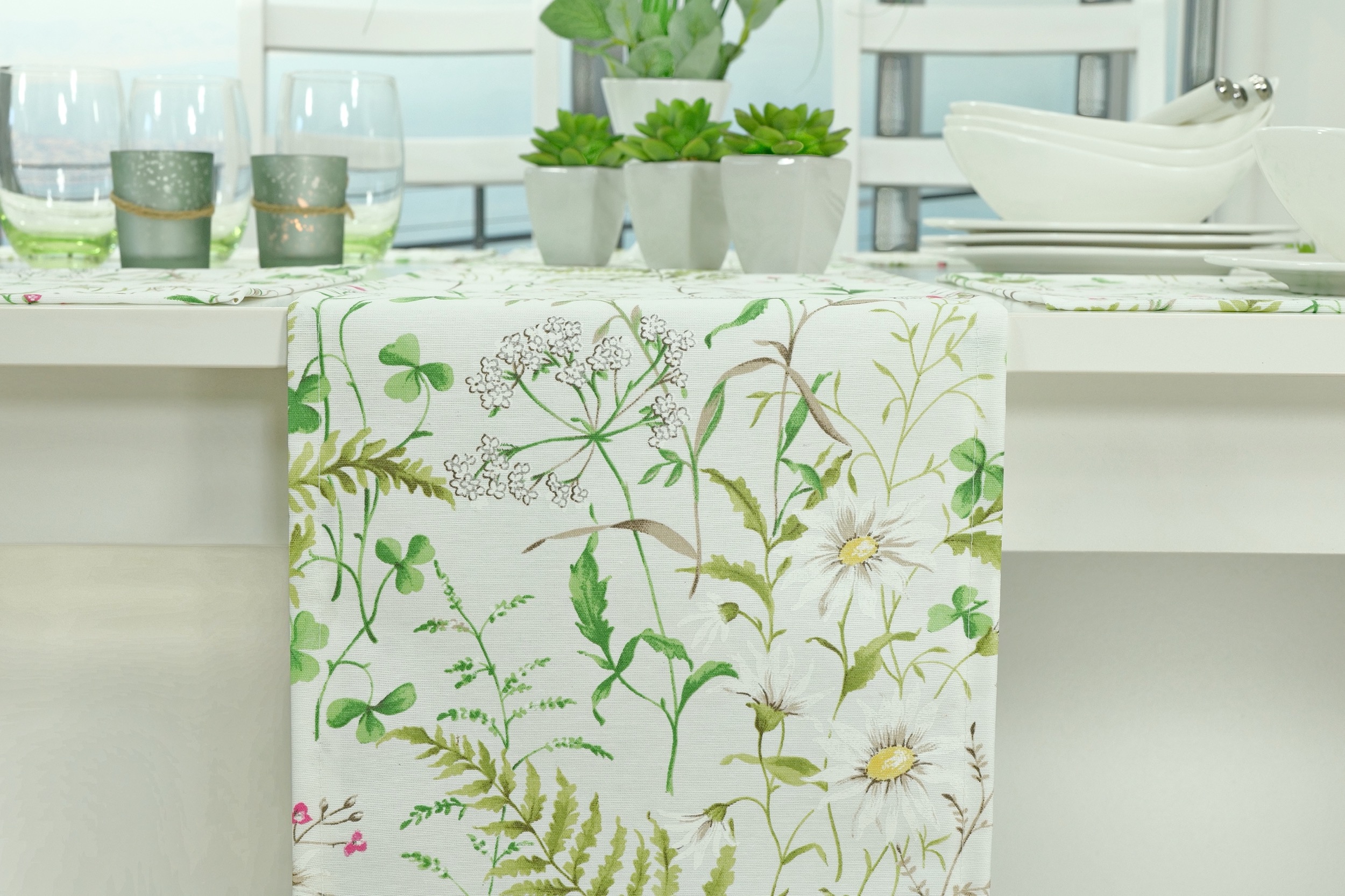 Abwaschbare Tischläufer Motiv Wildblumen Breite 30 cm