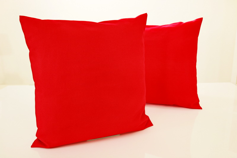 Kissenbezüge + Hüllen Rot mit Fleckschutz Nia. Perfekt in jeder Größe.