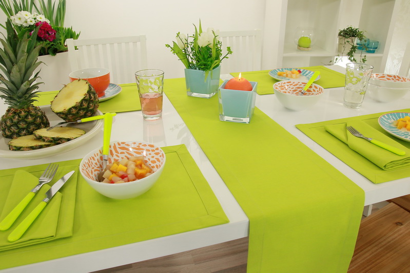 Tischläufer Frühlingsgrün uni Breite 30 cm 