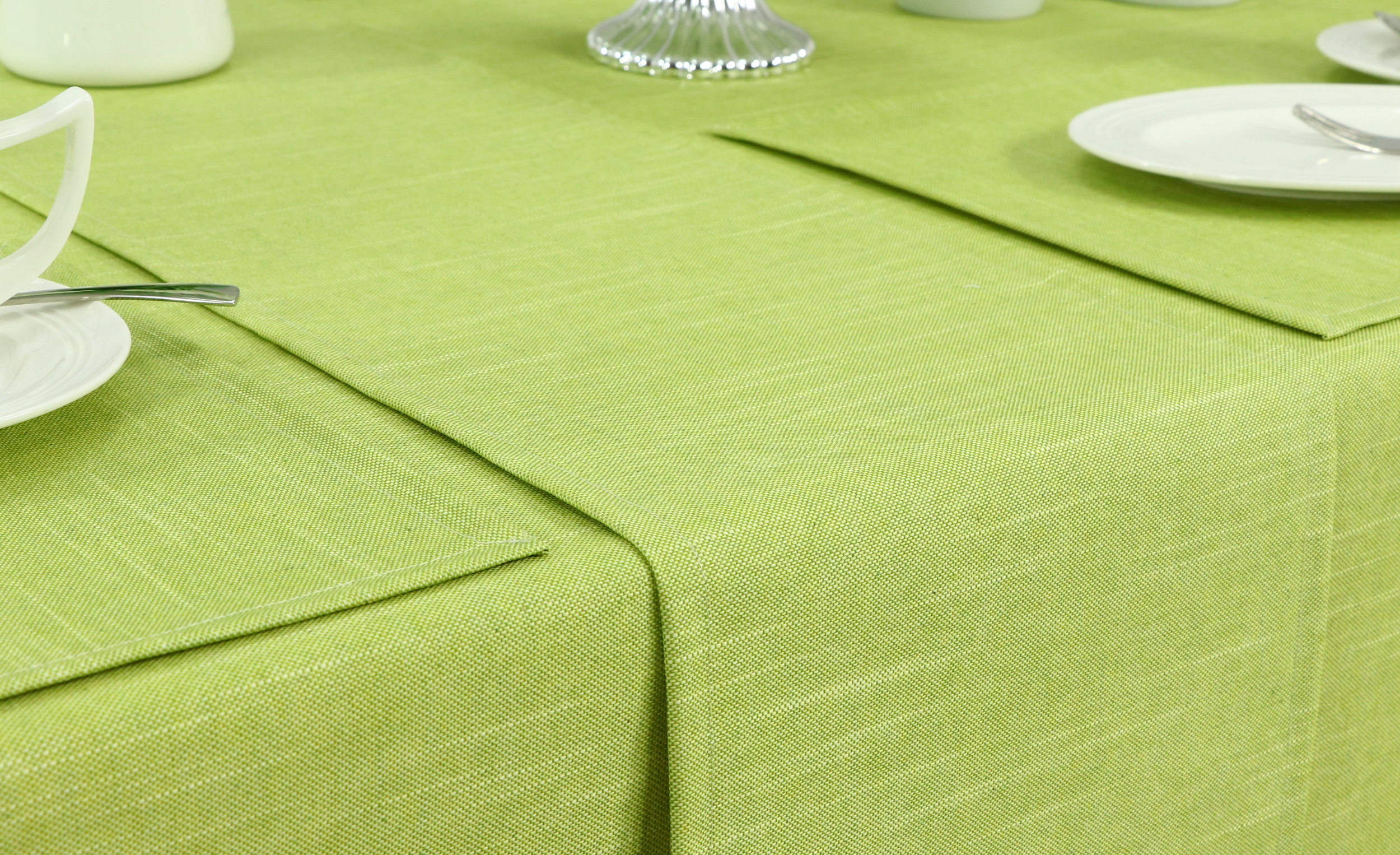 Tischläufer abwaschbar Grün einfarbig Perla Breite 40 cm | 60 cm | SW120148