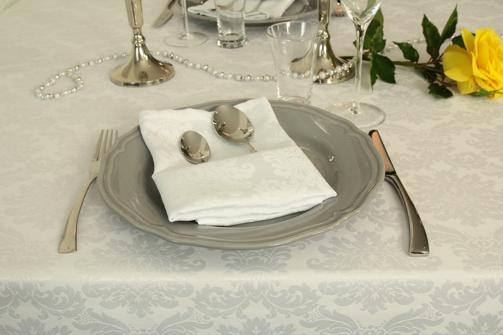 Tischwäsche Weiß Ornamente mit Fleckschutz Größe 80x80 cm - 200x200 cm QUADRATISCH