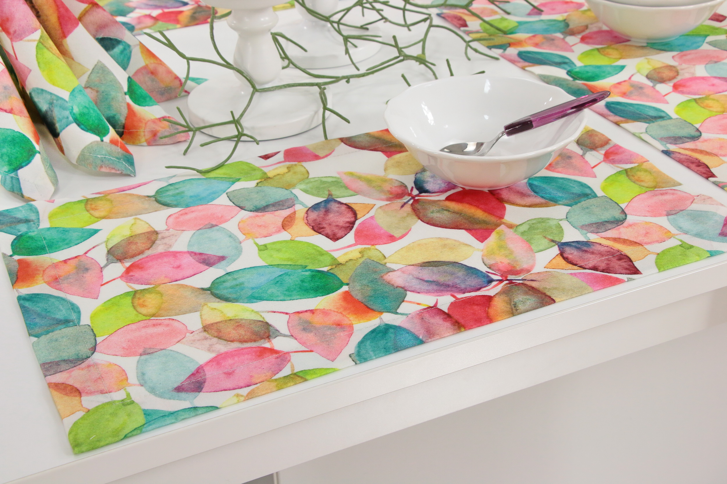Tischset mit Fleckschutz Creme bunte Blätter Größe 30x48 cm Platzset