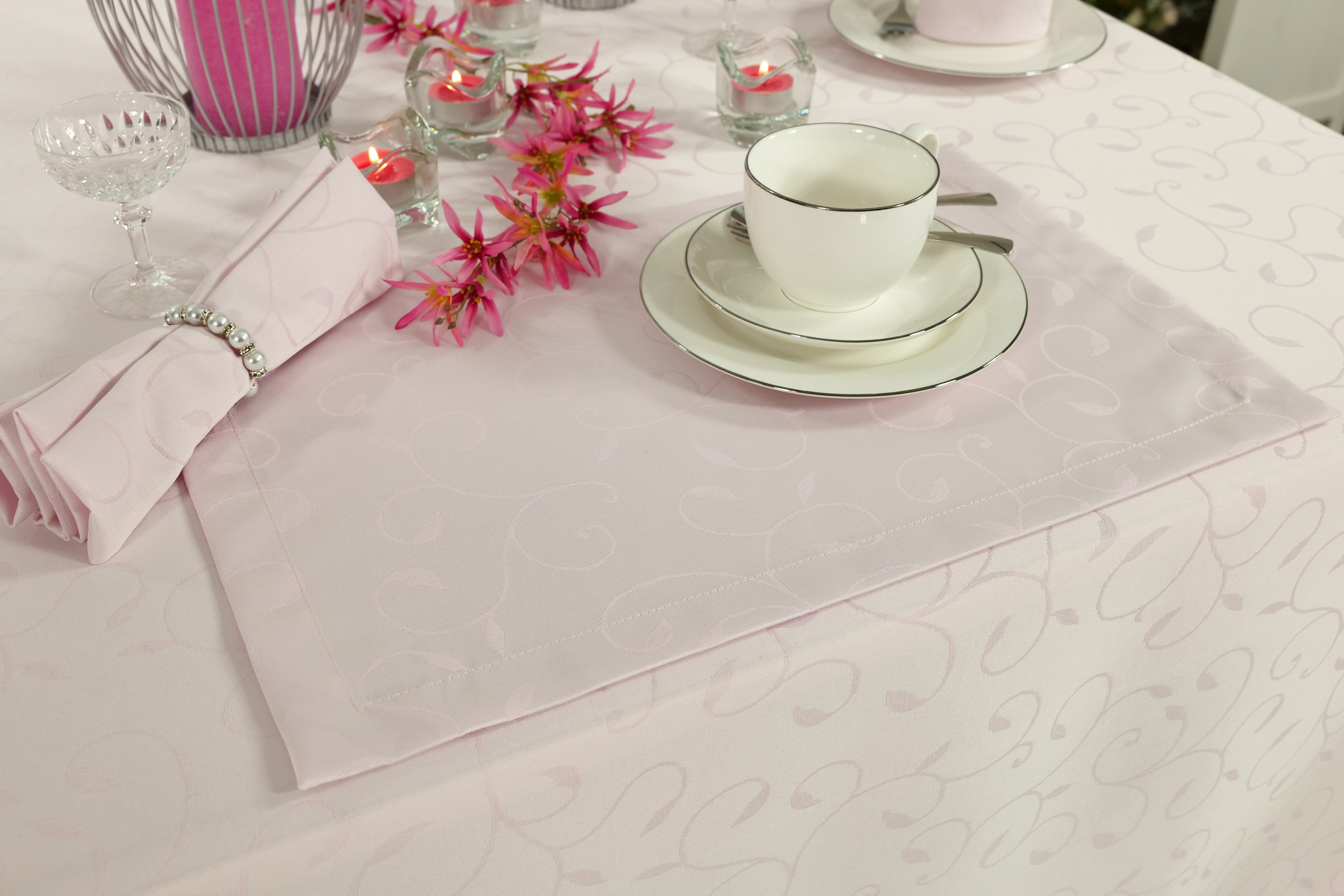 Damast Tischsets Hellrosa Muster Ranke fleckgeschützt Größe 30x48 cm Platzset
