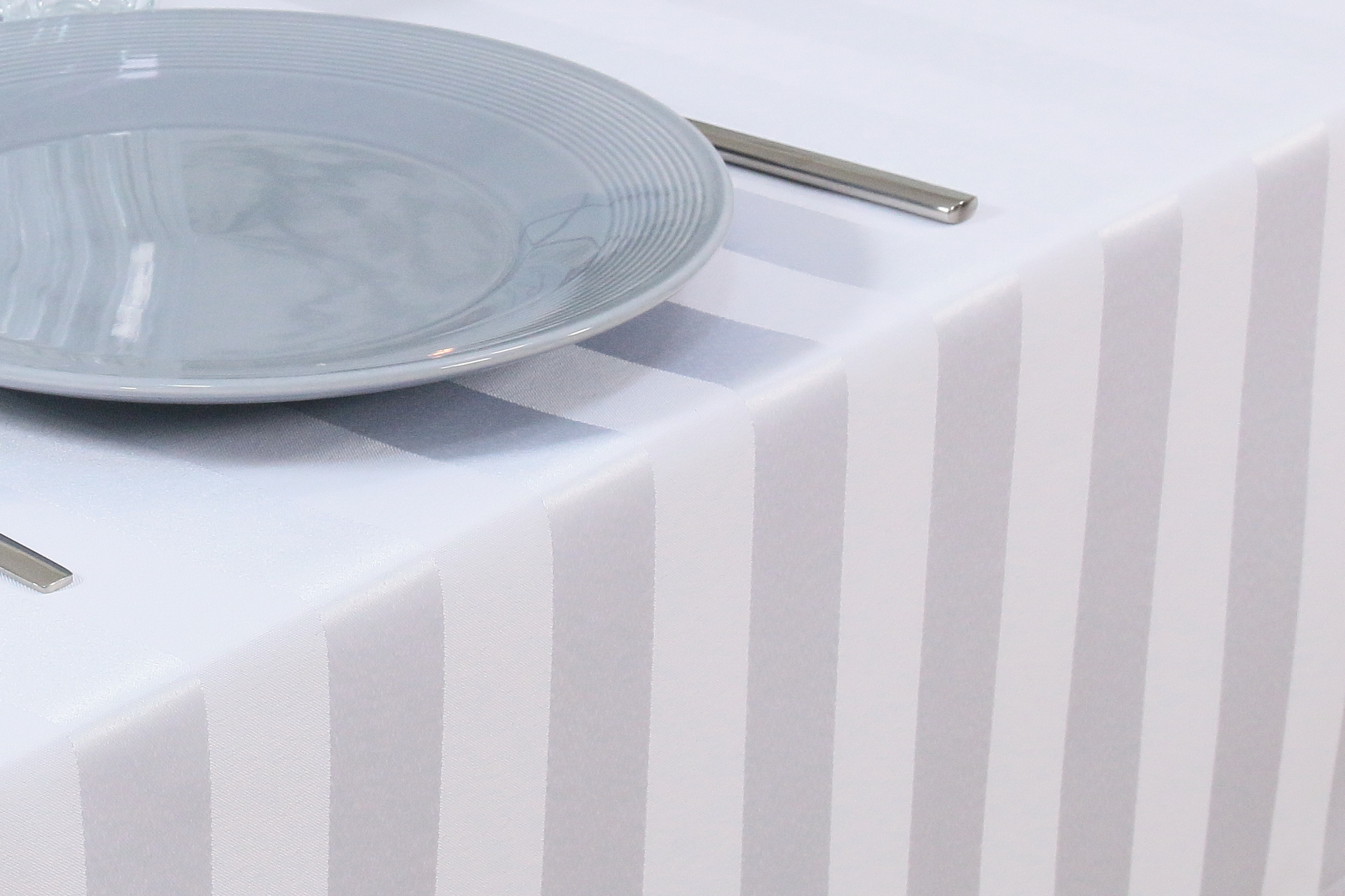 Weiße Tischdecke Streifen mit Fleckschutz Ella Breite 90 cm
